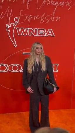 女狀元佩吉強(qiáng)勢登陸WNBA，實(shí)力超強(qiáng)，顏值也杠杠的