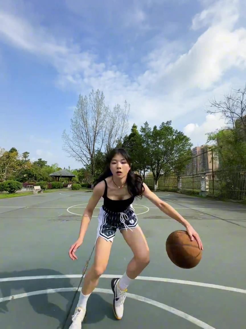 看著有點(diǎn)實(shí)力，敢背打我不？